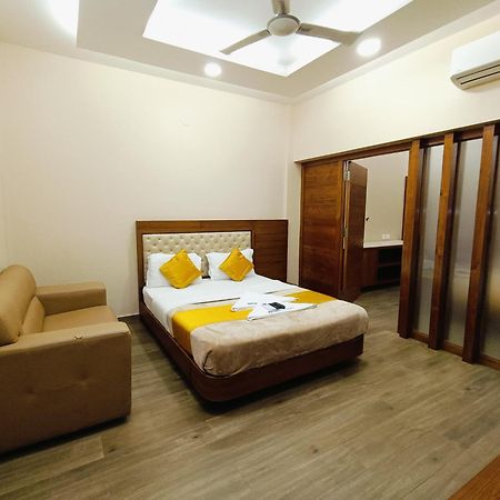 Hotel Mayura Residency Subrahmanya Exterior photo