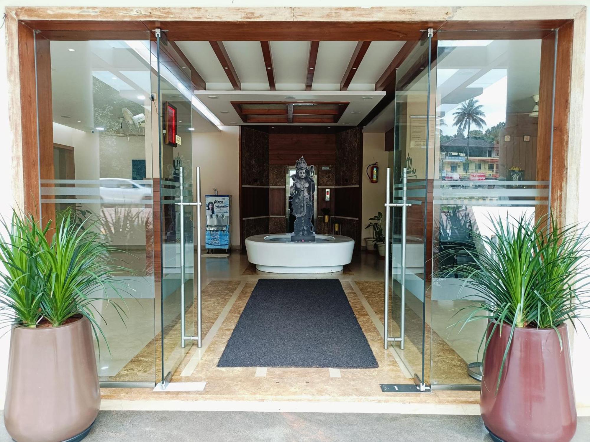 Hotel Mayura Residency Subrahmanya Exterior photo