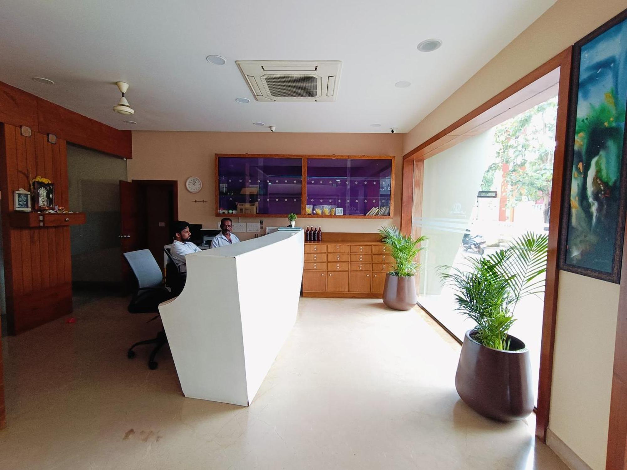 Hotel Mayura Residency Subrahmanya Exterior photo